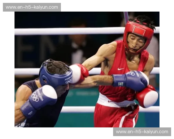 拳王金腰带vs流量天花板:当邹市明遇见“坤”,一场关于“硬核”与“极致”的跨界巅峰较量 拳王金腰带vs流量天花板:当邹市明遇见“坤”,一场关于“硬核”与“极致”的跨界巅峰较量